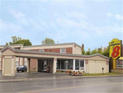 Super 8 By Wyndham Kingston Hotel Exterior photo
